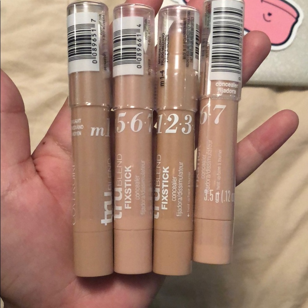 Covergirl concealer sticks! Read DESCRIPTION for $